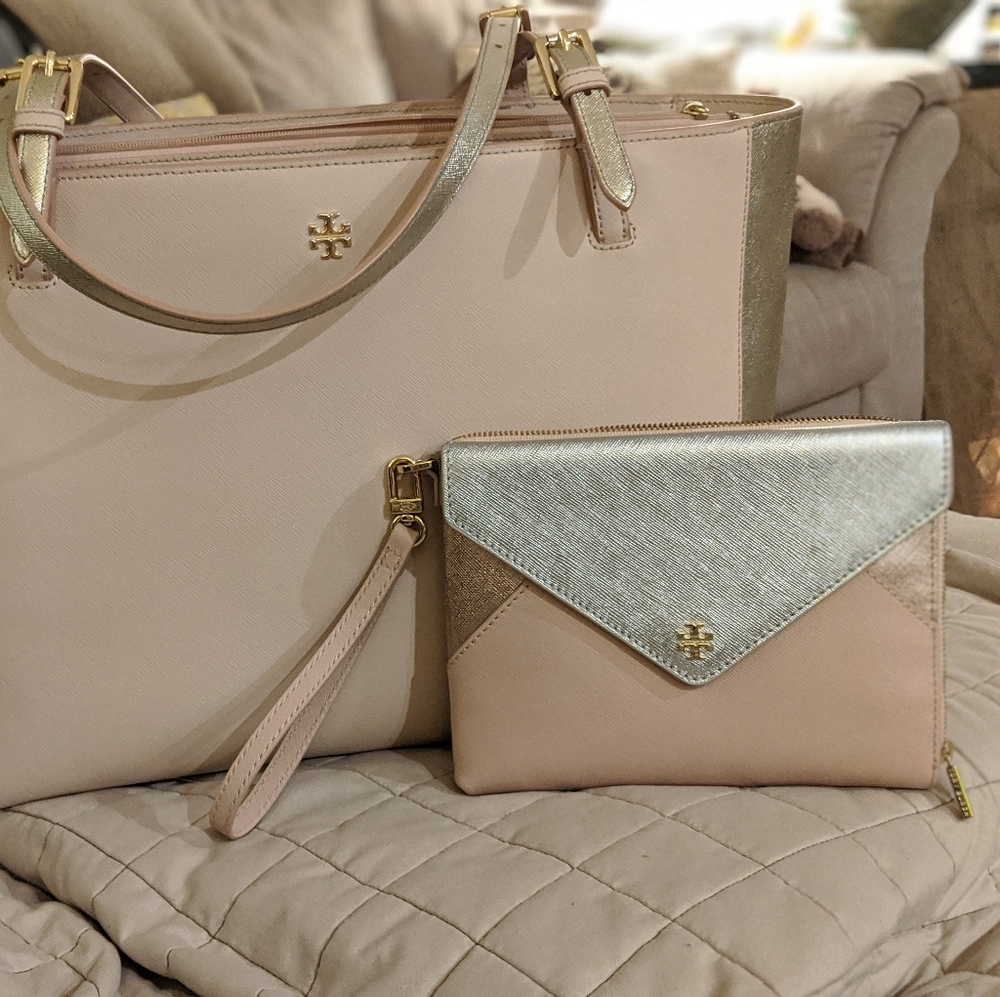Tory Burch Wristlet